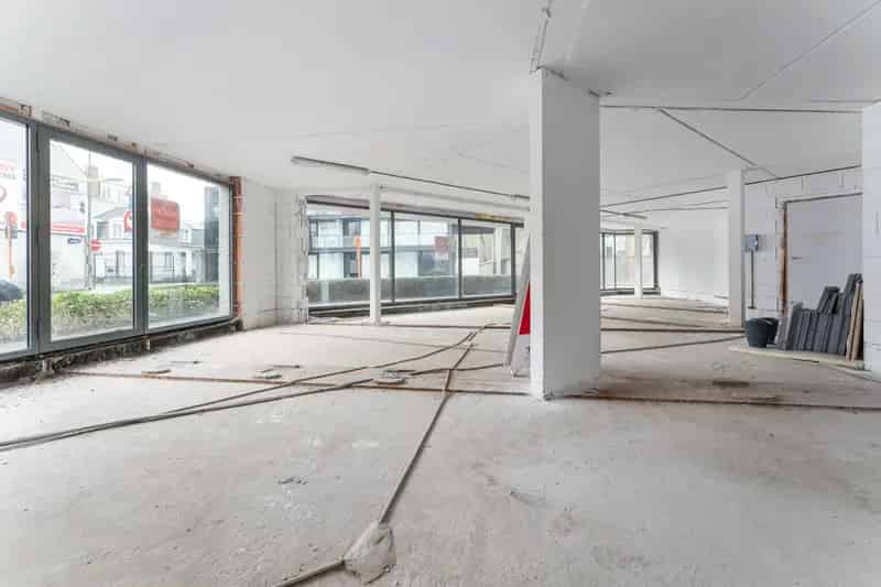 Handelsruimte te Koop Waregem Topligging Parkeergelegenheid