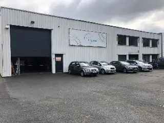 Industrie te Huur Mechelen 1530m² Magazijn 336m² Kantoor