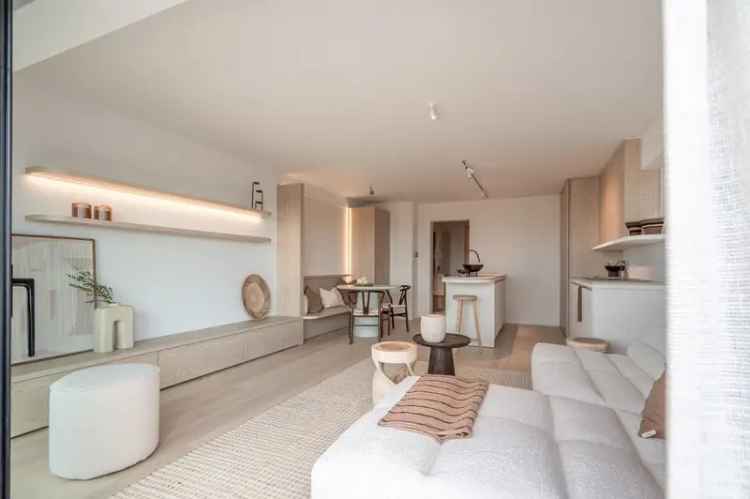 Top gerenoveerd appartement Zeedijk Duinbergen met zeezicht