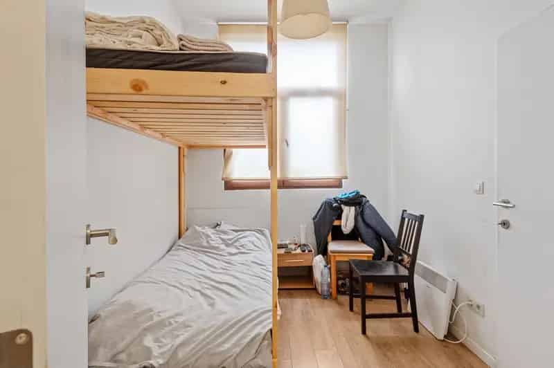 Woning met 5 slaapkamers en koer te Deurne