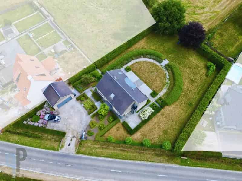 Recente Ruime Villa met Grote Tuin te Balegem
