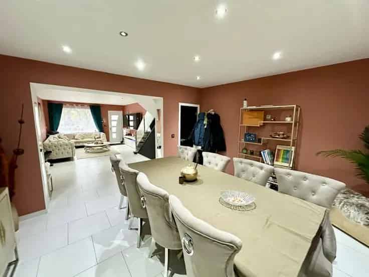 Huis Te Koop 4 slaapkamers  tuin terras