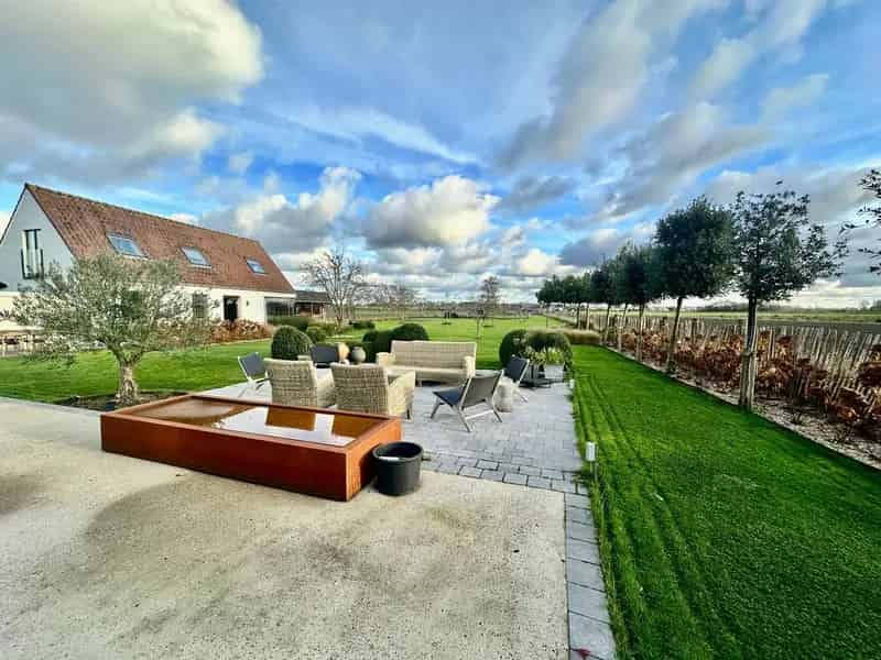 Charmante Hoeve met Vergezichten op de Velden