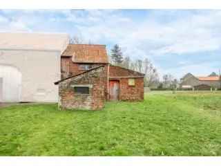 Huis te koop Hannuit - Grote Schuur met Potentieel