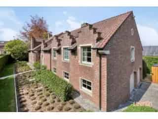 Villa te koop Herzele 553m² 3 slaapkamers 2 badkamers