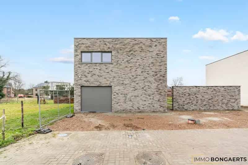 Moderne 3 Slaapkamers Huis te Koop Opglabbeek