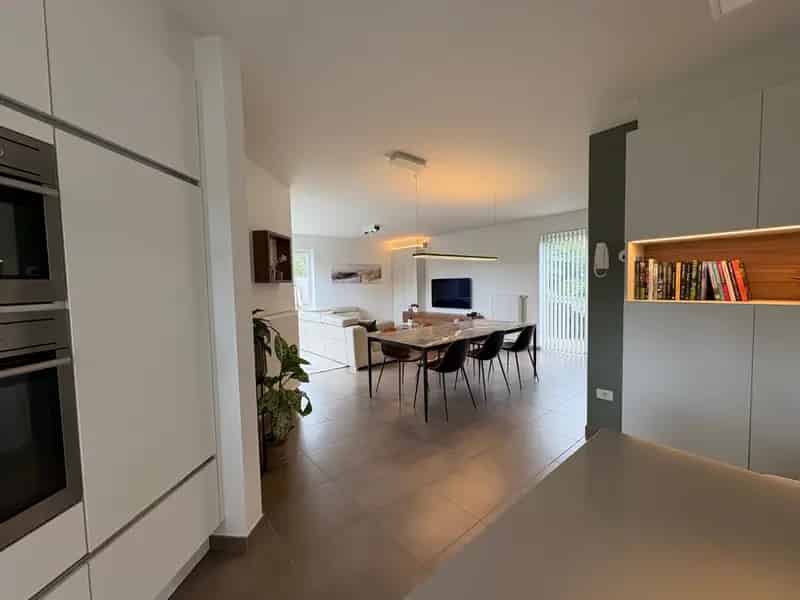Huis te huur: Moderne halfopen bebouwing met 4 slaapkamers
