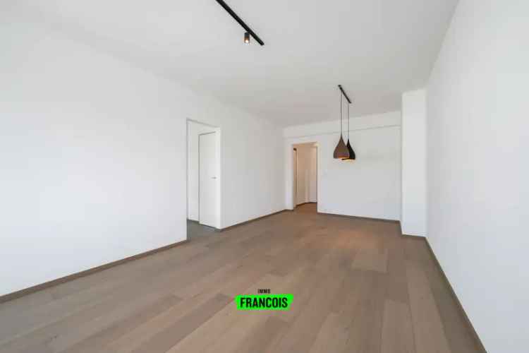 Gerenoveerd Appartement 2 Slaapkamers Oostende Centrum