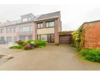 Huis te koop Schelle - Ruime woning met 3 slaapkamers en renovatiepotentieel