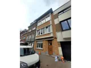 Huis gemengd gebruik te koop Ukkel - 3 appartementen - Investering