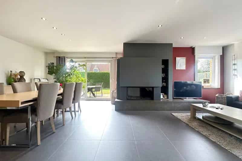 Huis te huur Assebroek: 4 slaapkamers, landbouwgrond en loods