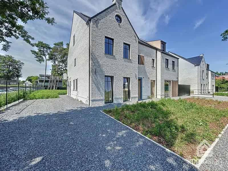 Moderne Halfopen Manoir te Bret Gelieren 4 slaapkamers Zonnige Tuin