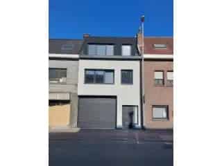 Huis te Koop Sint Niklaas - Gerenoveerde woning met 3 slaapkamers