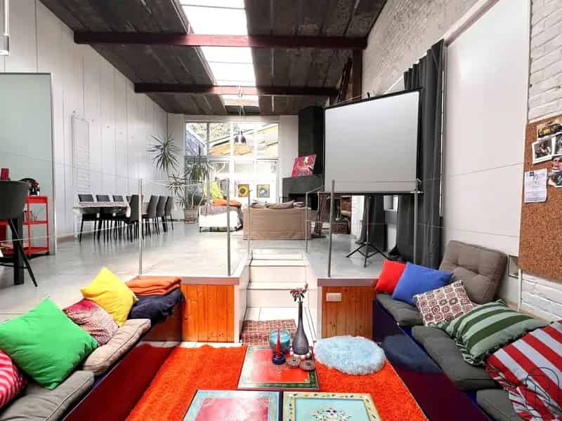 Unieke Loft Atelier te Waregem met Zonnig Terras 60m2