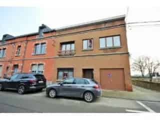 Handelsfonds Wanfercee-Baulet: 2 Appartementen, Garage, Tuin