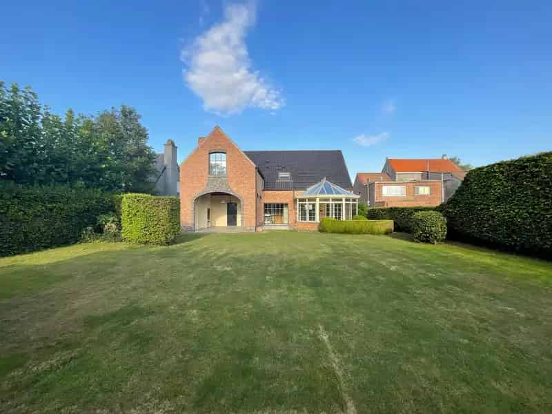 Villa te koop Emblem grote tuin open zicht 4 slaapkamers
