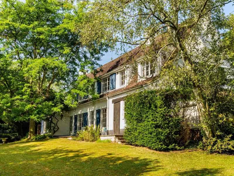 Luxe Villa te Lasne met Zwembad en 18ha Grond