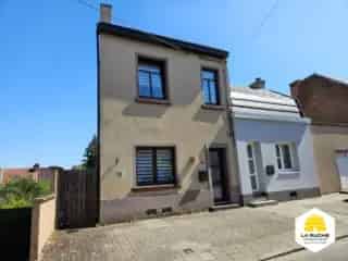 Huis te Koop Couillet 3 Slaapkamers Gerenoveerd
