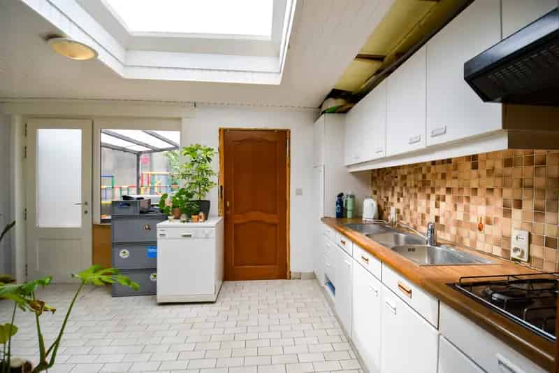 Huis te huur Eeklo: 3 slaapkamers, diepe tuin, renovatieproject