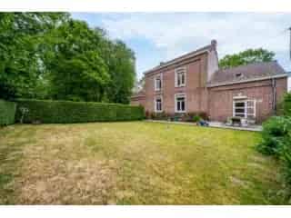 Herenhuis te koop Burdinne 5 slaapkamers grote tuin