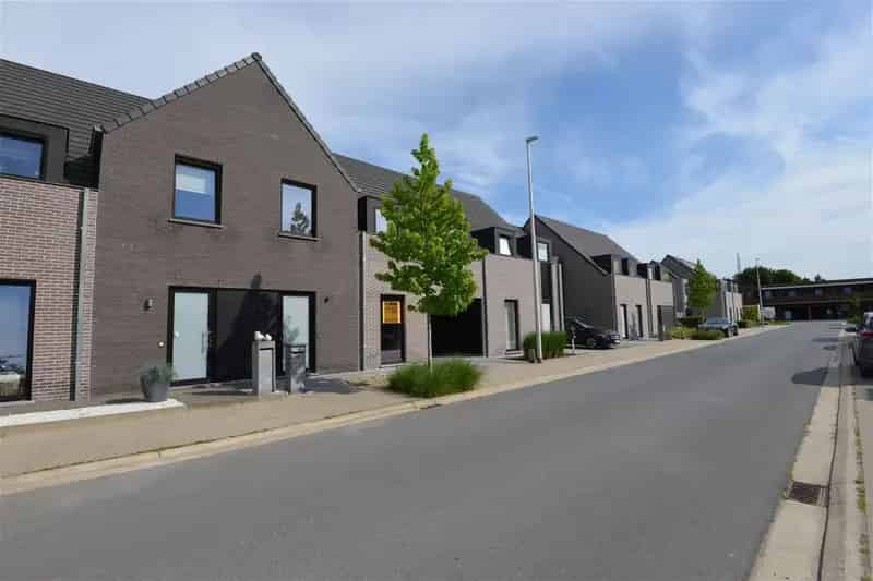 Nieuwbouw woning 4 slaapkamers te huur