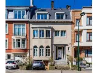 Herenhuis te Koop Ukkel 383m2 5 slaapkamers gerenoveerd