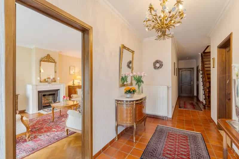 Halfvrijstaande woning 4 slaapkamers mooie tuin 12a 18ca