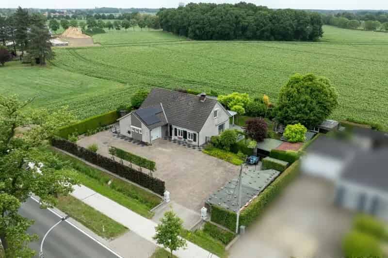 Gerenoveerde Woning te Hoogstraten met 3 slaapkamers en Zuidtuin