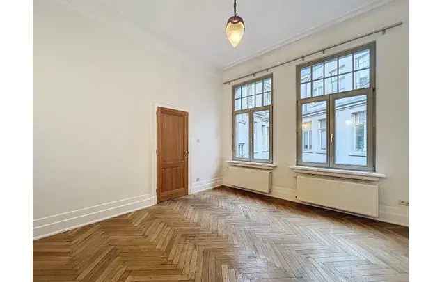 Huur 4 slaapkamer appartement van 138 m² in Antwerp