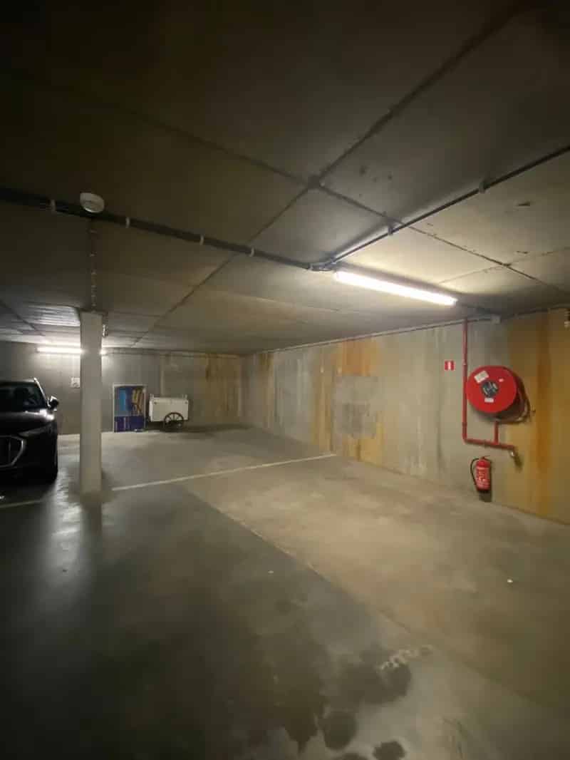 Ruime Autostaanplaats te Koop in Ondergrondse Garage
