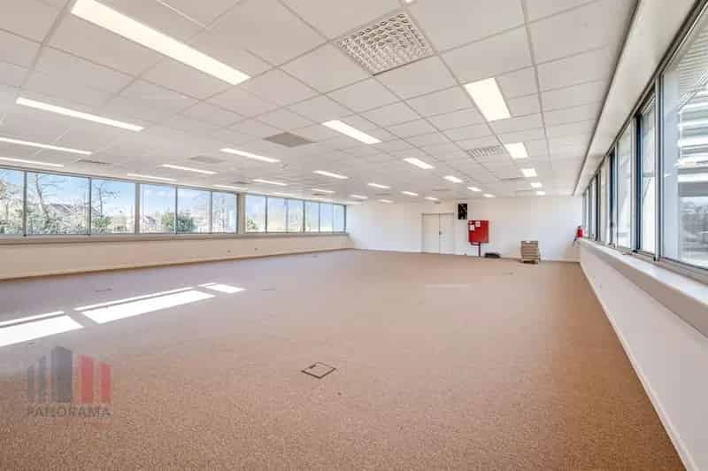 Kantoren te huur Axxes Business Park Merelbeke 691m²