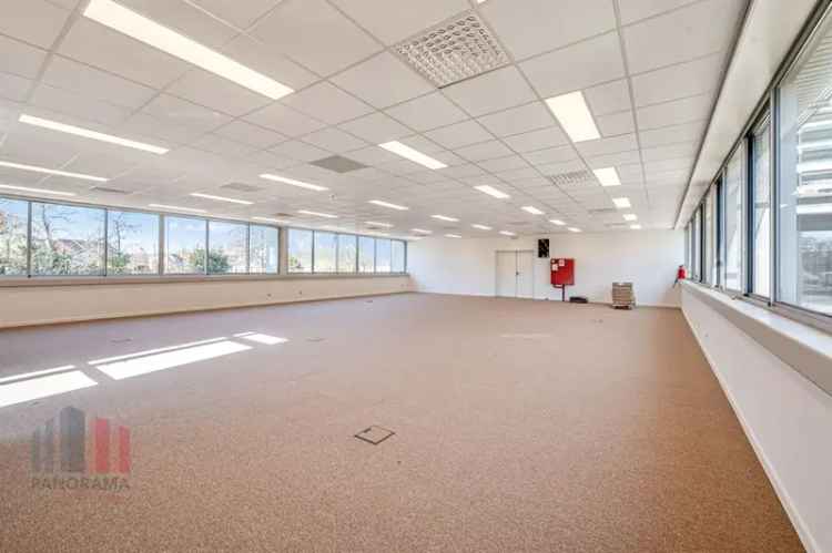 Kantoren te huur Axxes Business Park Merelbeke 691m²