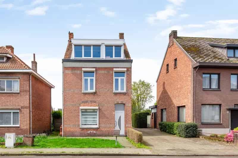 Vrijstaande woning 5 slaapkamers grote tuin Turnhout