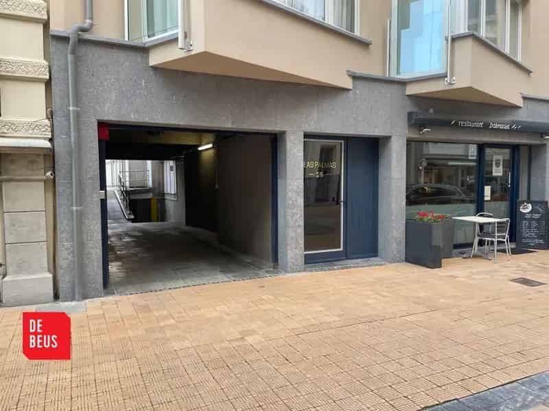 Garagebox Aan Het Strand Automatische Poort Veilig Complex