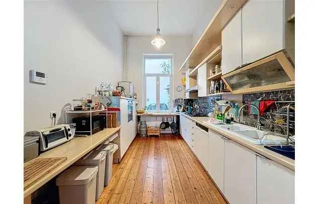 Huur 4 slaapkamer huis van 210 m² in Brussels