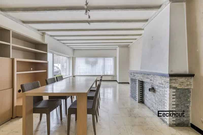 Halfopen Bungalow te Koop met Tuin en Garage