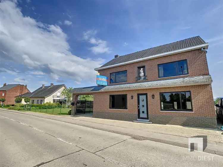 Handelszaak + woning + appartement!