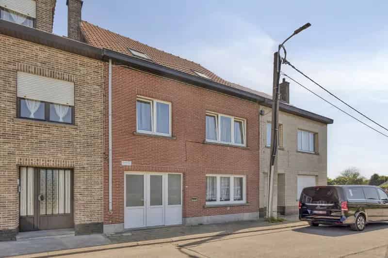 Ruime gezinswoning te Iddergem 4 slaapkamers grote tuin
