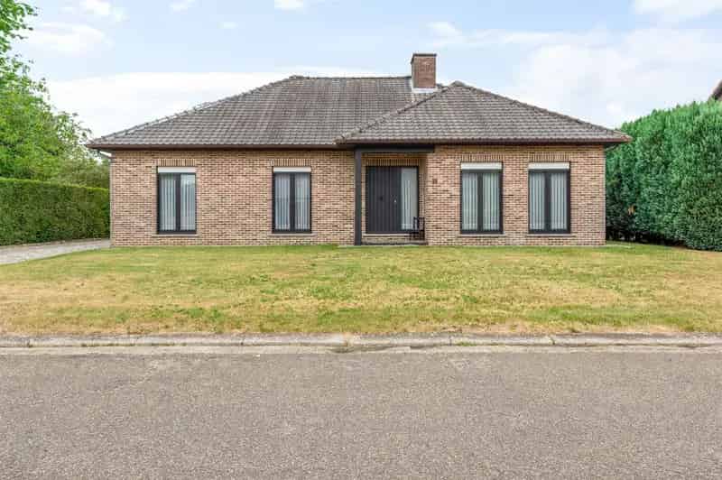 Moderne 3 Slaapkamer Woning te Pulle - Te Moderniseren