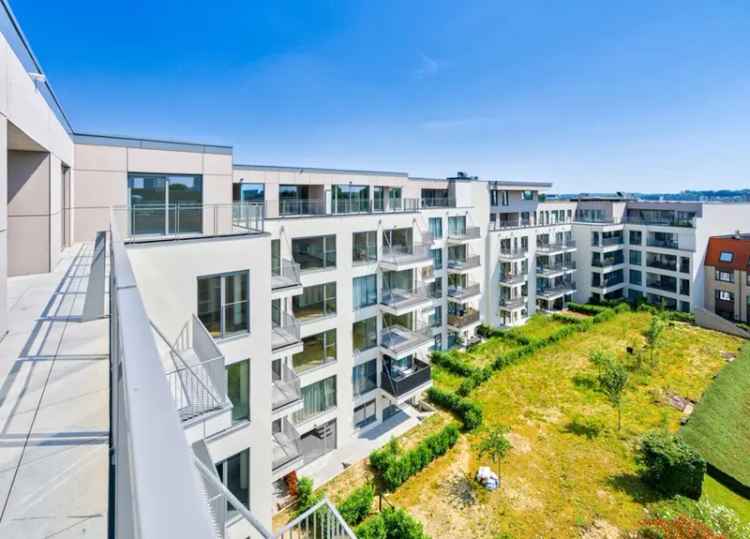 Te koop penthouse met 3 slaapkamers en mooie terrassen in rustige buurt