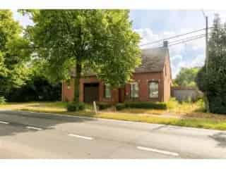 Huis te koop Westerlo - Op te frissen woning met 4 slaapkamers en garage