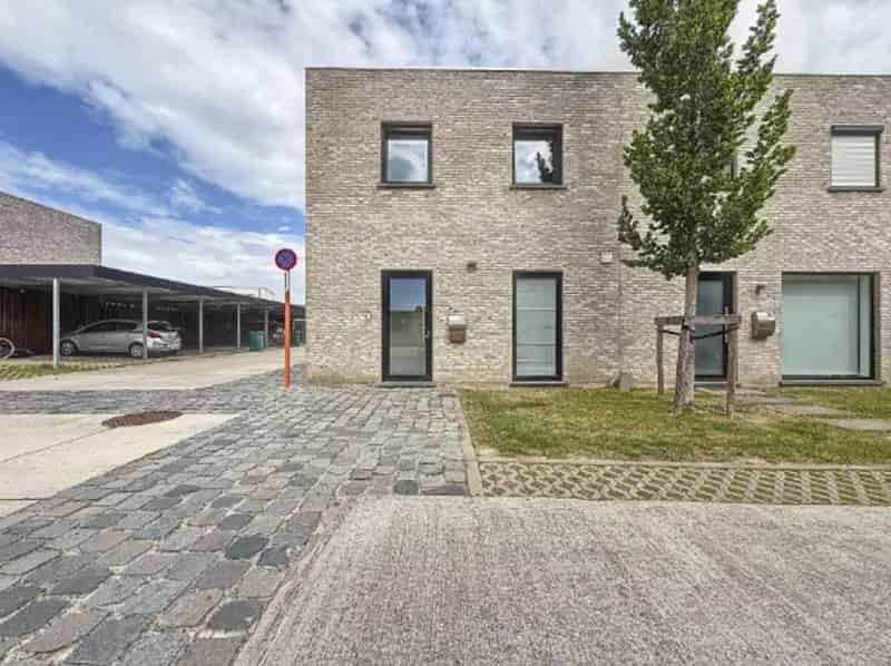 Energiezuinige Halfopen Woning te Koop - Rustige Wijk