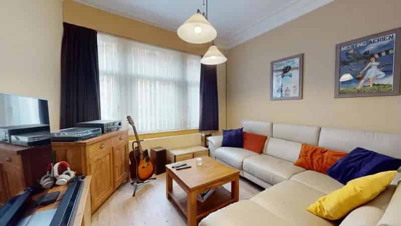 Huis te Etterbeek 3 slaapkamers 215m2 Zuidgerichte binnenplaats