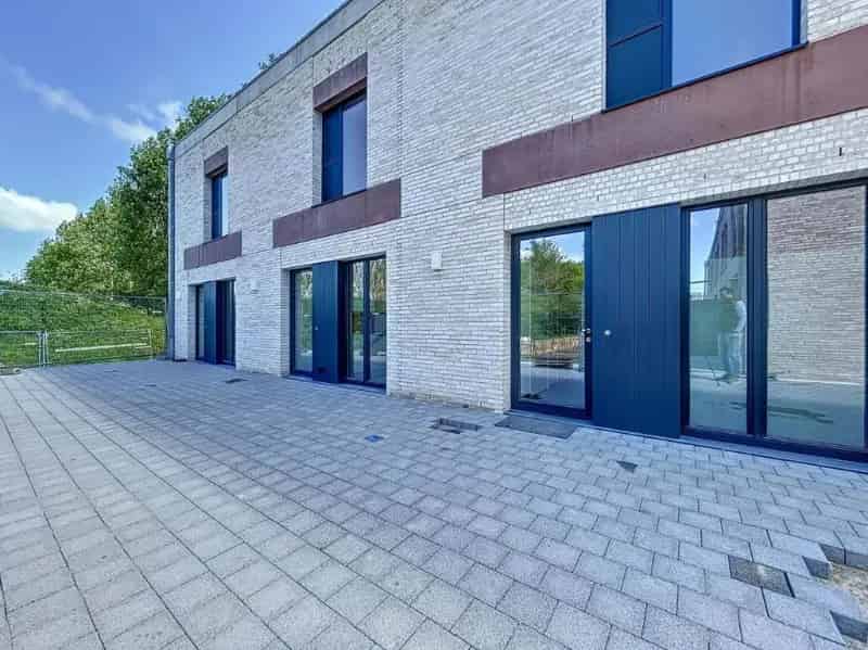Nieuwbouwwoning 3 slaapkamers tuin aan het water