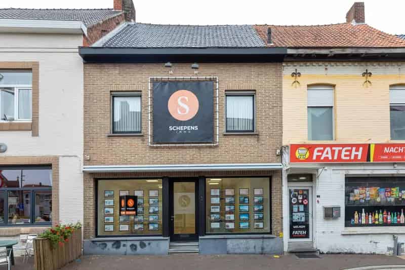 Vernieuwde Winkel Kantoorruimte Te Huur Meulebeke Centrum
