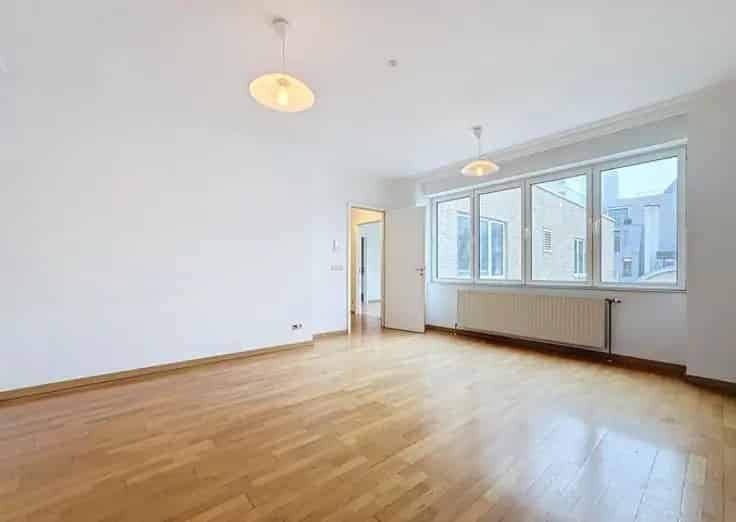 Appartement Te Koop 1 Slaapkamer Nabij Hotel Astoria