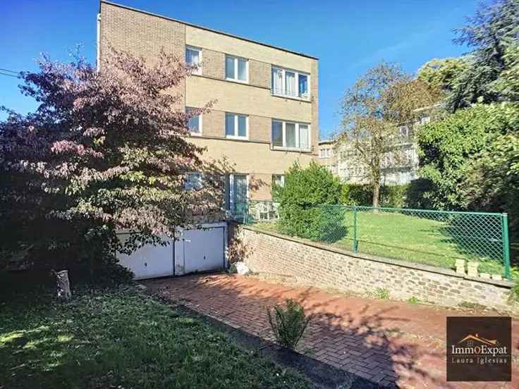 Te koop 7 slaapkamers huis met tuin en garage in Molenbeek