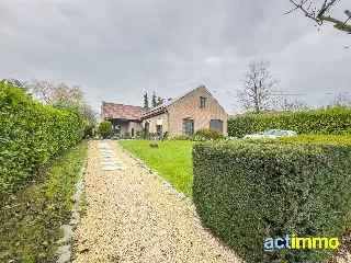 Villa te koop in Luingne met solide bouw en ideale locatie