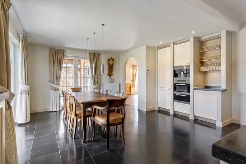 Huis te koop: Exclusieve villa met 4 slaapkamers in landelijke omgeving