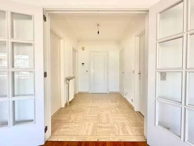 Appartement Te Koop Ruime Woonkamer Terras Parking